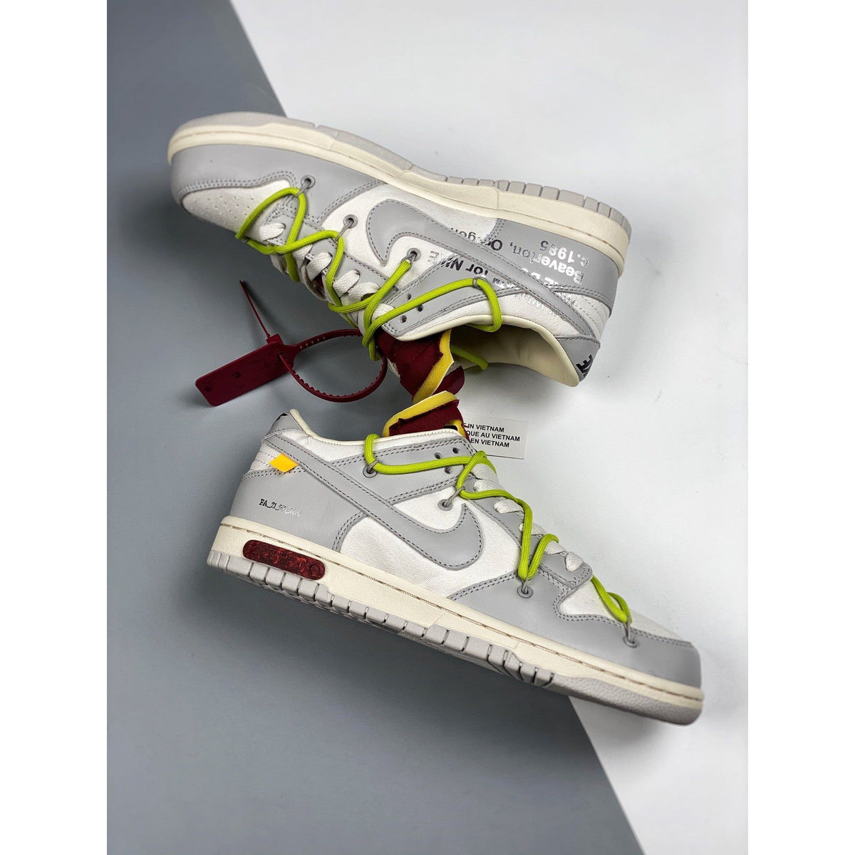 Off-White x Nike Dunk Low