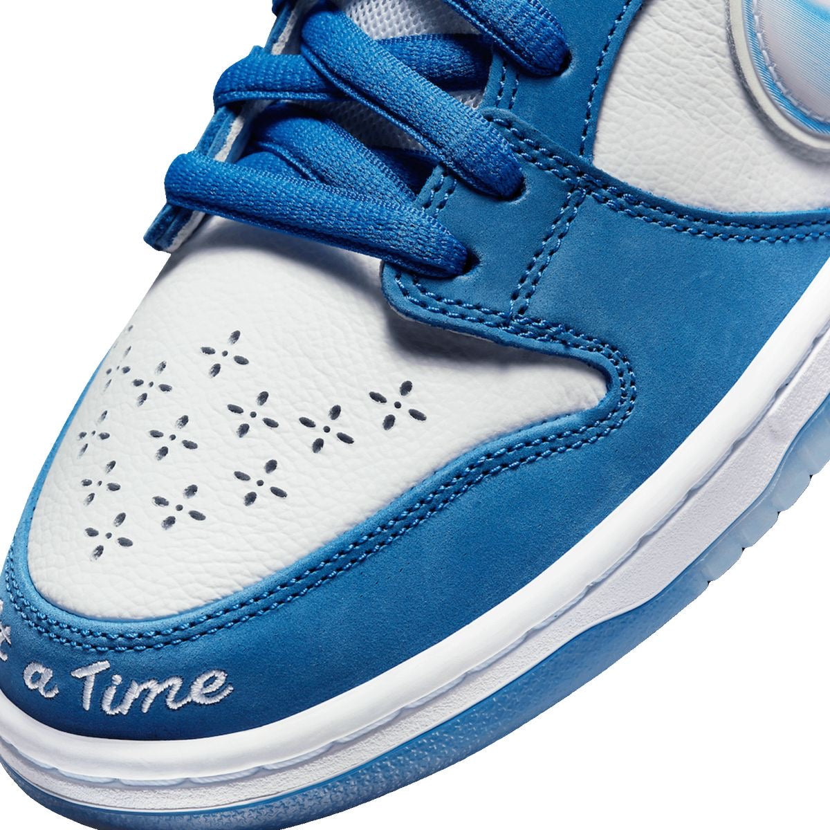 Nike sb Dunk Low Born