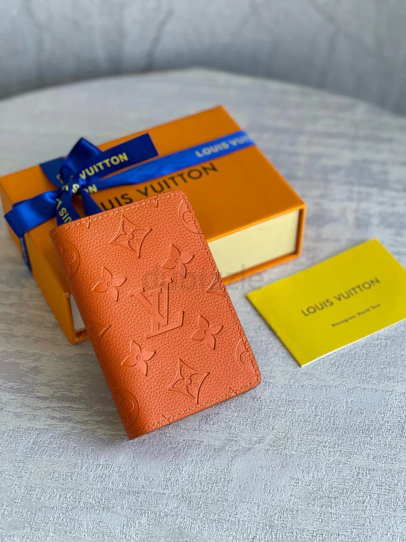 LV CARD HOLDER